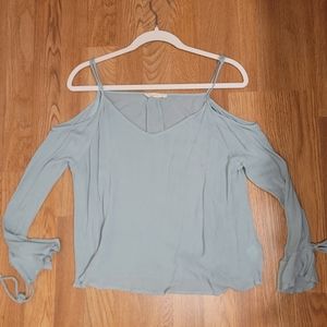 Open shoulder top